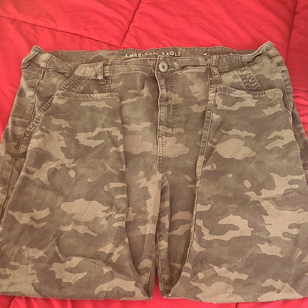 American Eagle Olive Stretch Pants - Picture 2 of 8